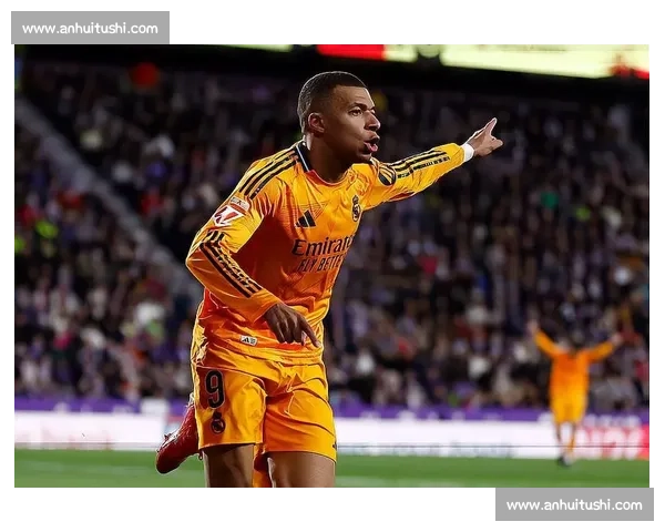 退役 14 个月的逆袭!他在国家德比扑出姆巴佩点球 退役 14 个月的逆袭!他在国家德比扑出姆巴佩点球