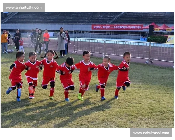 赛场竞风采 铁军聚合力 —— 彭州综合执法局 2025 职工运动会开赛 赛场竞风采 铁军聚合力 —— 彭州综合执法局 2025 职工运动会开赛