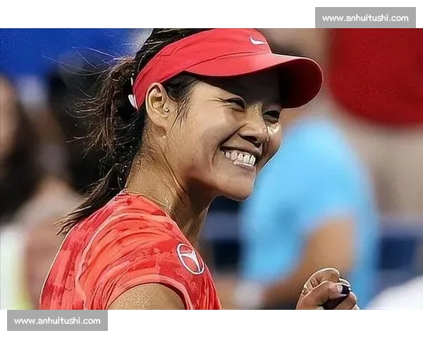 等了八年!从 “下一个李娜” 到九江首胜,郑妩双泪洒主场 等了八年!从 “下一个李娜” 到九江首胜,郑妩双泪洒主场