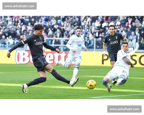 拉齐奥 1-0 尤文:罗马尼奥利坐镇,弗拉霍维奇哑火 拉齐奥 1-0 尤文:罗马尼奥利坐镇,弗拉霍维奇哑火