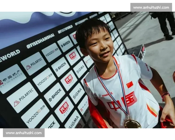 深圳 10 后刘浩冉:蝉联小轮车世界冠军的少年骑手 深圳 10 后刘浩冉:蝉联小轮车世界冠军的少年骑手