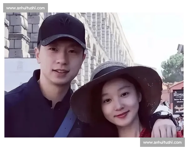 马龙妻子夏露太绝了！练普拉提成范本，俩娃妈状态惊艳