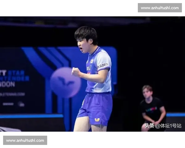 颁奖台冰火两重天:张本智和黑脸弃杯,华裔名将笑捧冠 颁奖台冰火两重天:张本智和黑脸弃杯,华裔名将笑捧冠